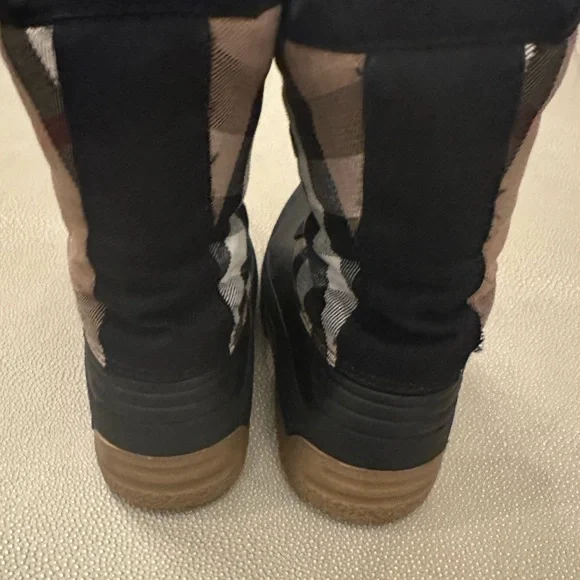 Burberry Kids Nova Check boots - Picture 6 of 11